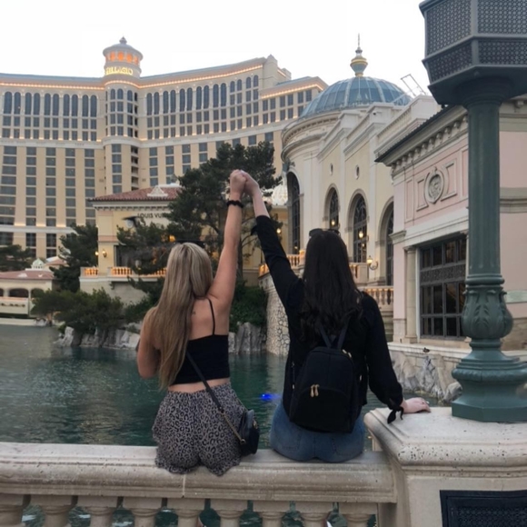 Meet your Posher, Joelle - Picture 1 of 1